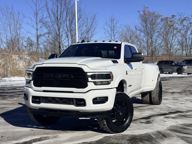 2022 RAM 3500 Laramie Crew Cab 4x4 8' Box