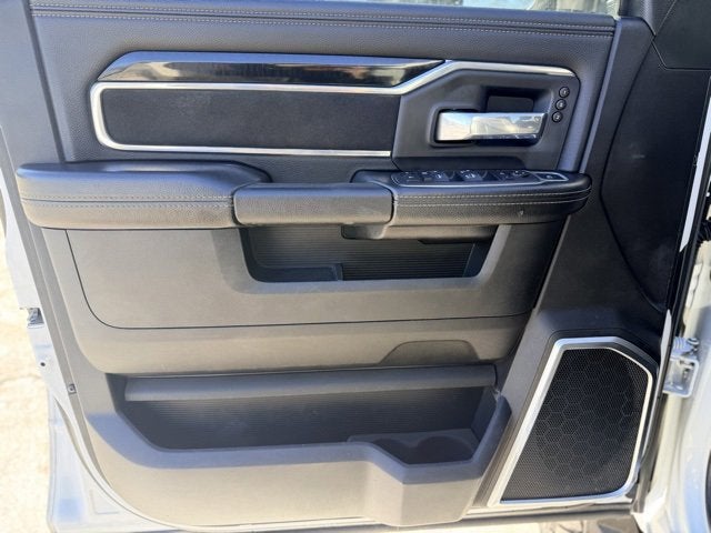 2022 RAM 3500 Laramie Crew Cab 4x4 8' Box