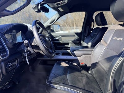 2022 RAM 3500 Laramie Crew Cab 4x4 8' Box