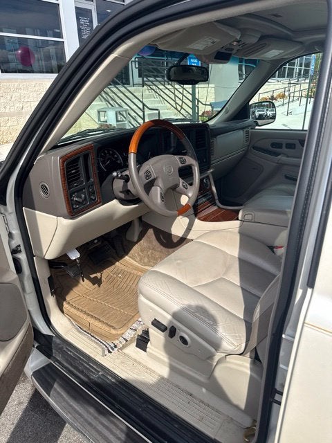 2003 Cadillac Escalade EXT Standard