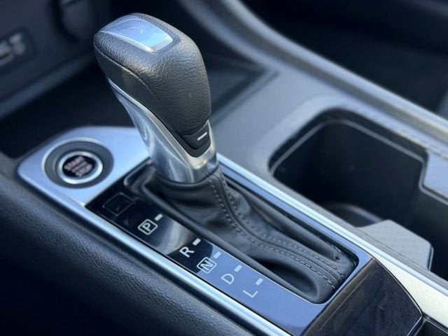 2022 Nissan Sentra SV Xtronic CVT