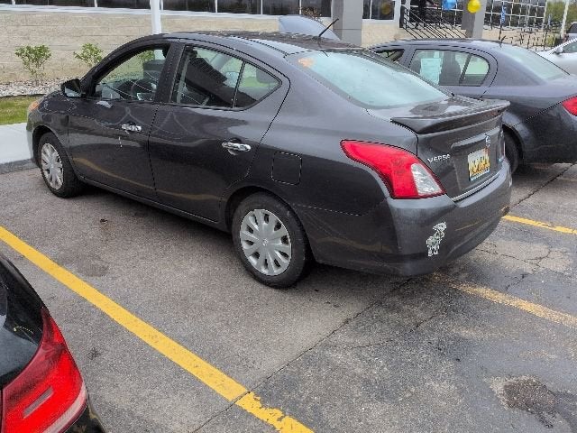 2015 Nissan Versa SV