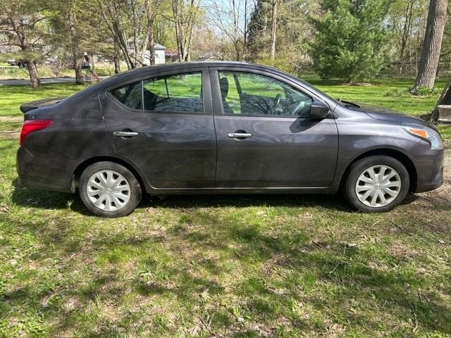 2015 Nissan Versa SV