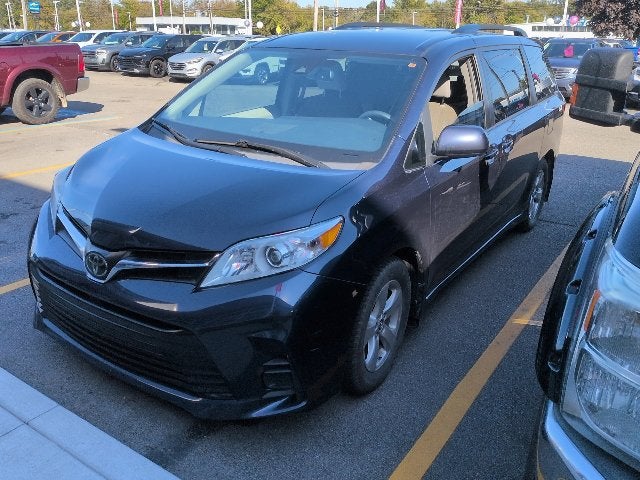 2018 Toyota Sienna LE 8 Passenger