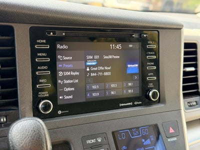 2018 Toyota Sienna LE Auto Access Seat