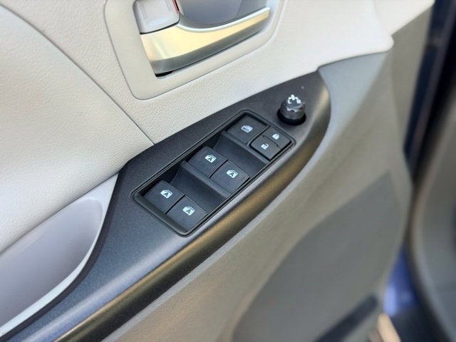 2018 Toyota Sienna LE Auto Access Seat