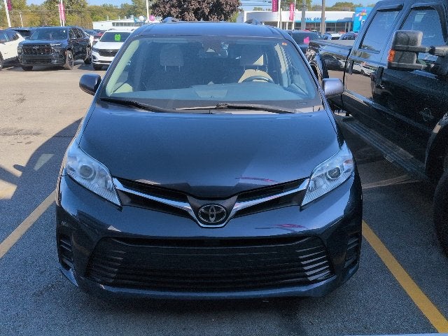 2018 Toyota Sienna LE 8 Passenger