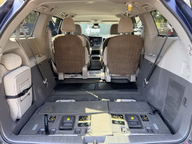 2018 Toyota Sienna LE Auto Access Seat