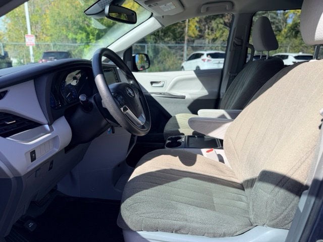 2018 Toyota Sienna LE 8 Passenger