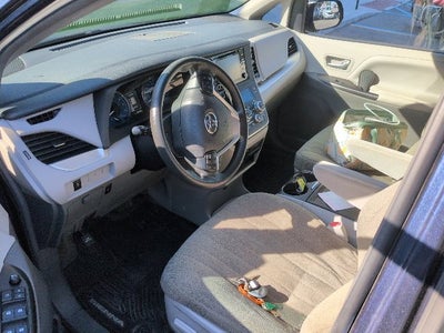 2018 Toyota Sienna LE 8 Passenger