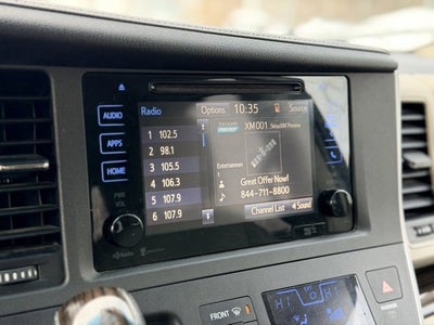 2015 Toyota Sienna XLE 8 Passenger