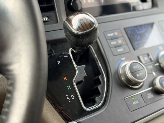 2015 Toyota Sienna XLE 8 Passenger