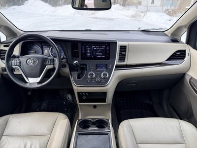 2015 Toyota Sienna XLE 8 Passenger