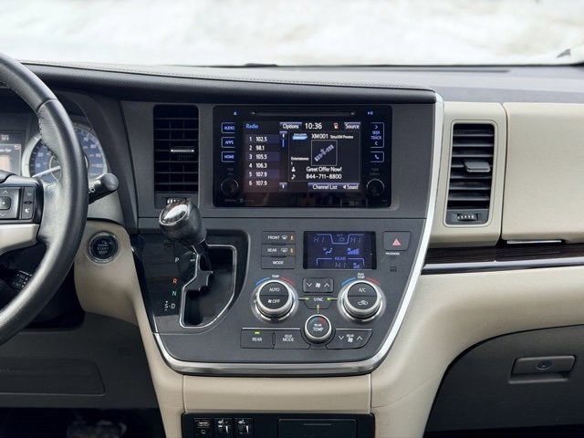 2015 Toyota Sienna XLE 8 Passenger