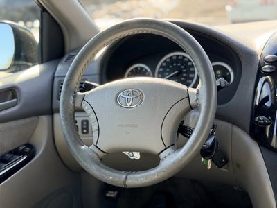 2005 Toyota Sienna CE