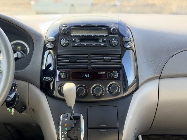 2005 Toyota Sienna CE