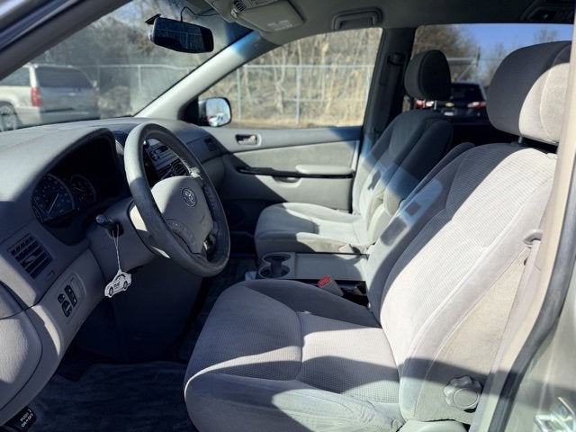 2005 Toyota Sienna CE