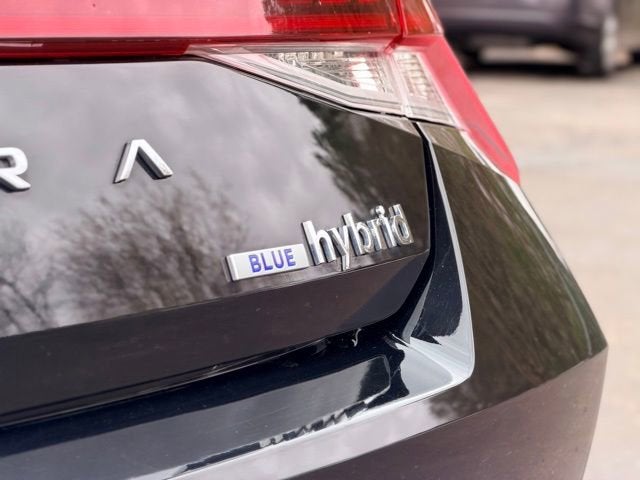 2022 Hyundai Elantra Hybrid Blue