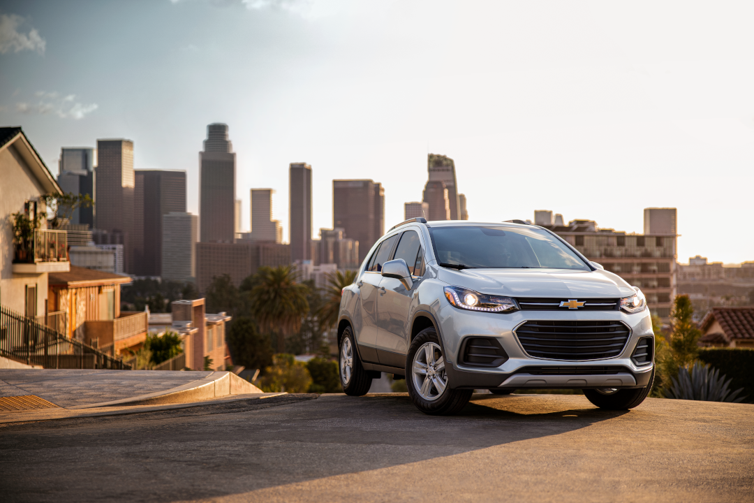 2021 chevy trax exterior city